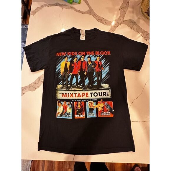 2019 MixTape Tour Shirt Sz M New Kids on the Block Salt-n-Pepa Naughty by Nature - Picture 1 of 5